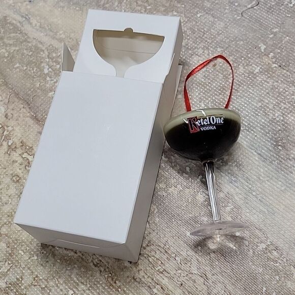 KETEL ONE VODKA HANGUP TOP TOY GLASS ( or TREE TOP ) 2" X 3" LONG. - Picture 4 of 6